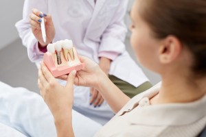 dental implant vs denture